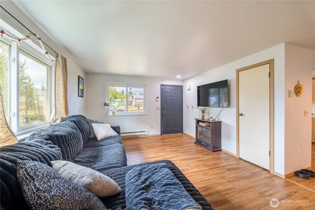1517 W 7th Street Port Angeles WA 98363