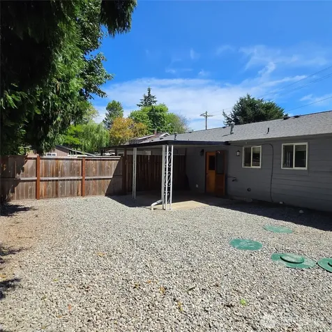 2609 W Stewart Puyallup WA 98378