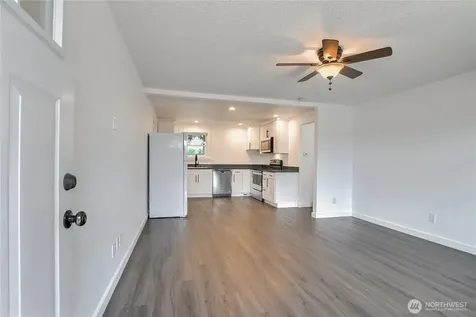 2609 W Stewart Puyallup WA 98378