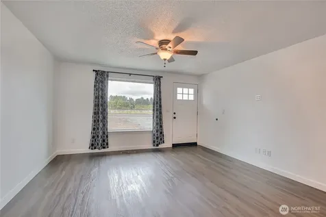 2609 W Stewart Puyallup WA 98378