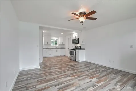 2609 W Stewart Puyallup WA 98378