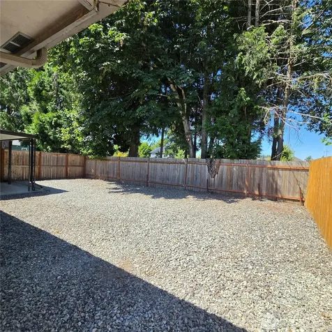 2609 W Stewart Puyallup WA 98378