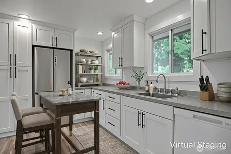 2609 W Stewart Puyallup WA 98378
