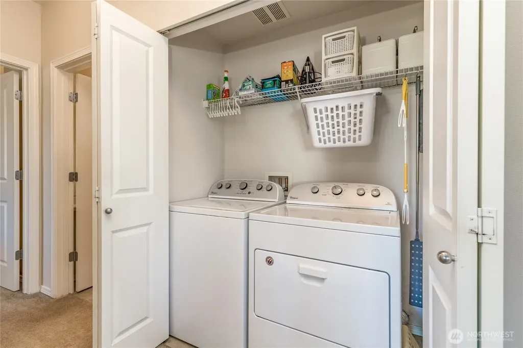 6137 Hazel Loop SE Auburn WA 98092
