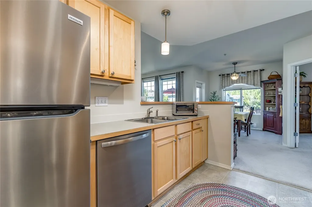 6137 Hazel Loop SE Auburn WA 98092