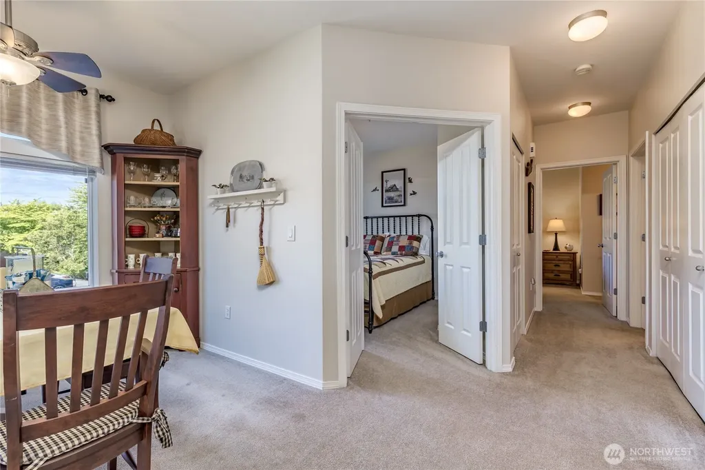 6137 Hazel Loop SE Auburn WA 98092