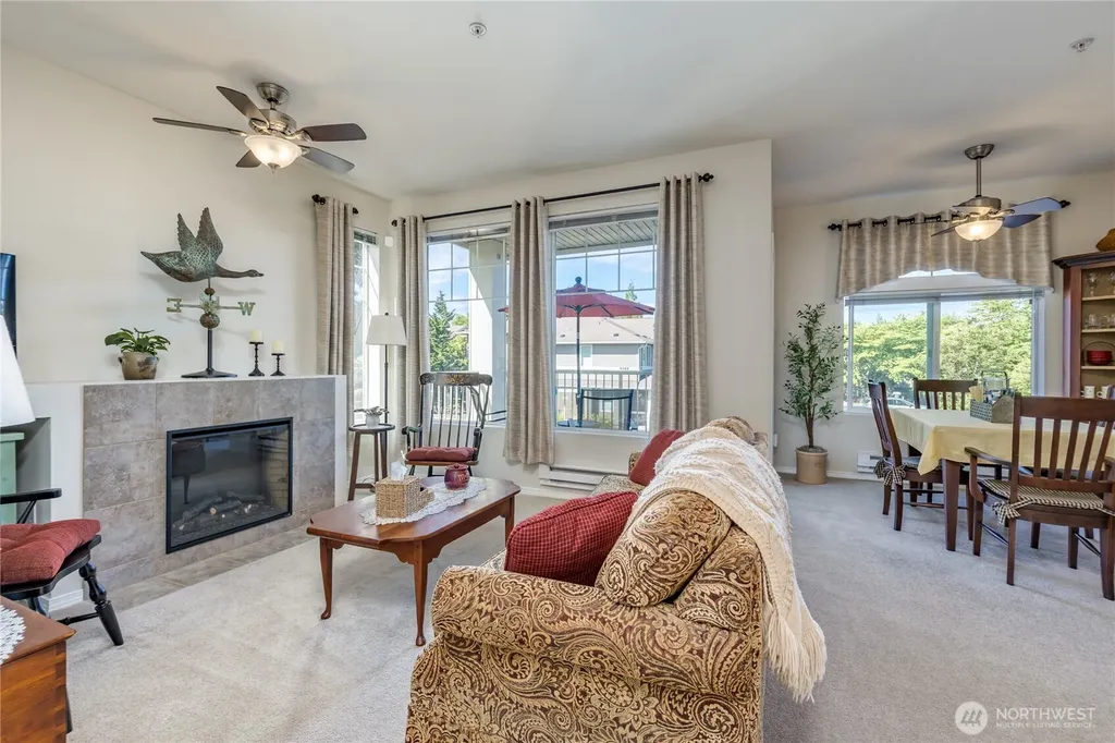 6137 Hazel Loop SE Auburn WA 98092