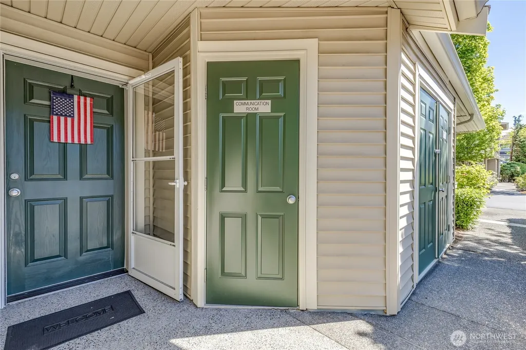 6137 Hazel Loop SE Auburn WA 98092