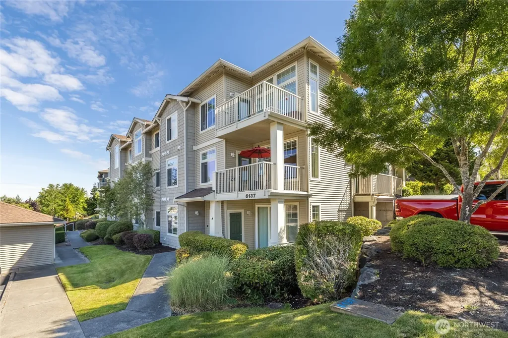 6137 Hazel Loop SE Auburn WA 98092