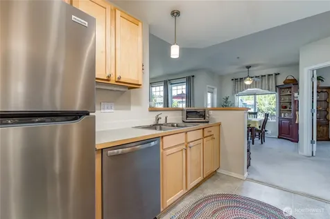 6137 Hazel Loop SE Auburn WA 98092