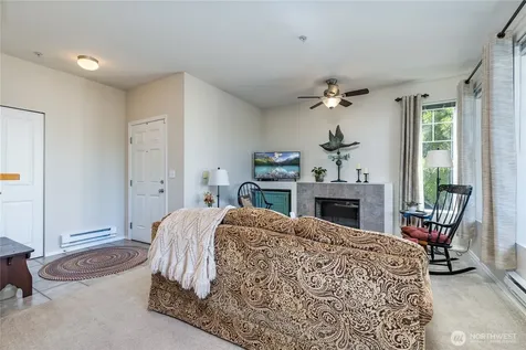 6137 Hazel Loop SE Auburn WA 98092