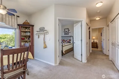 6137 Hazel Loop SE Auburn WA 98092