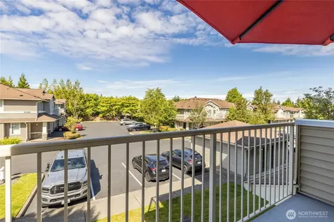 6137 Hazel Loop SE Auburn WA 98092