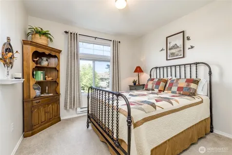 6137 Hazel Loop SE Auburn WA 98092