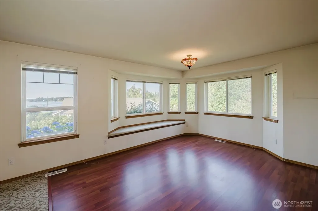 5305 Harbor Ridge Drive Bremerton WA 98312