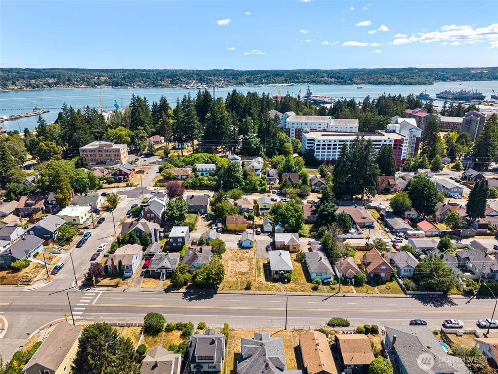 1713 Burwell Street Bremerton WA 98337