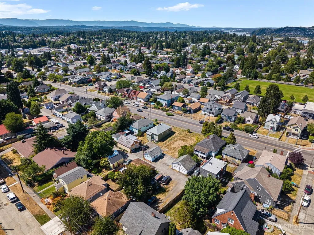 1713 Burwell Street Bremerton WA 98337