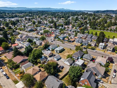 1713 Burwell Street Bremerton WA 98337
