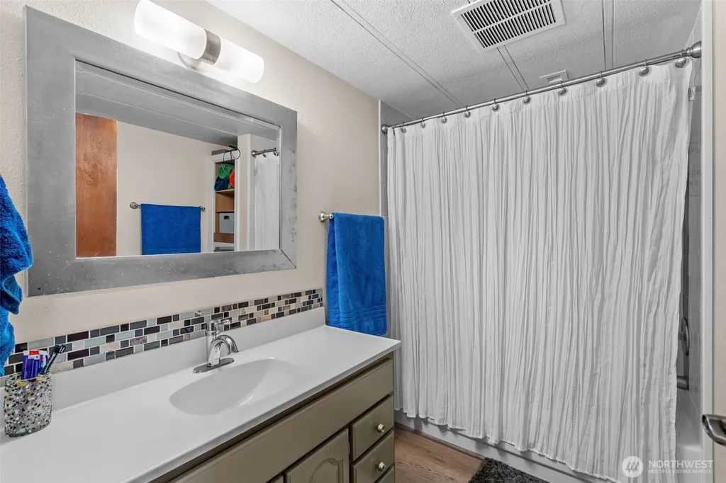 1649 SW Wildwood Road Port Orchard WA 98367