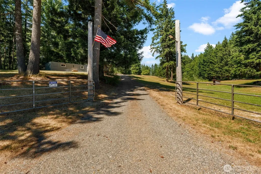 1649 SW Wildwood Road Port Orchard WA 98367