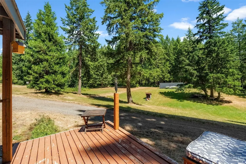 1649 SW Wildwood Road Port Orchard WA 98367