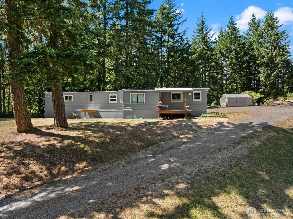 1649 SW Wildwood Road Port Orchard WA 98367