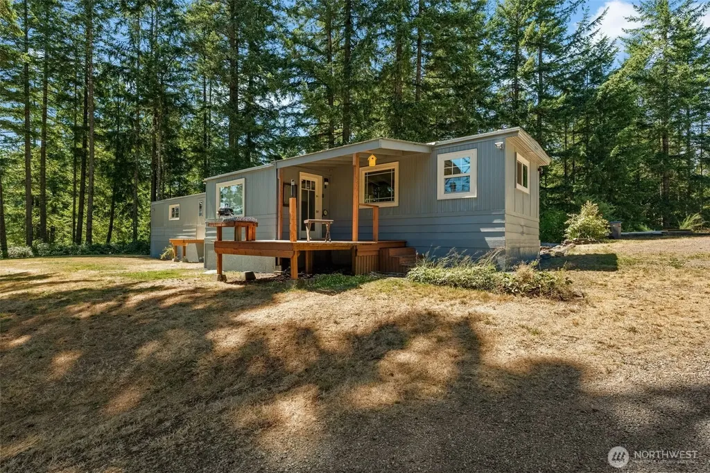1649 SW Wildwood Road Port Orchard WA 98367