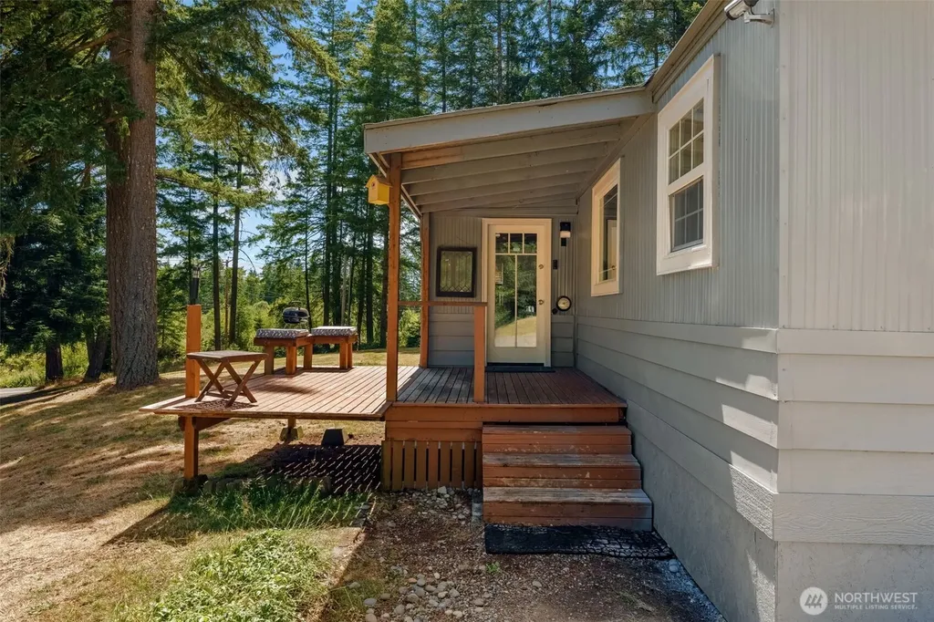 1649 SW Wildwood Road Port Orchard WA 98367