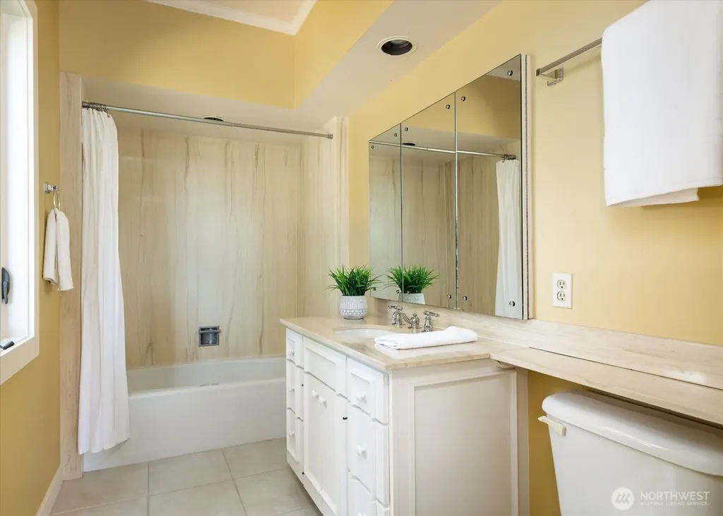 2374 Soundview Drive Langley WA 98260