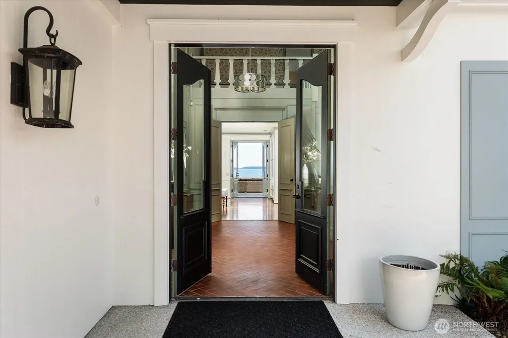 2374 Soundview Drive Langley WA 98260