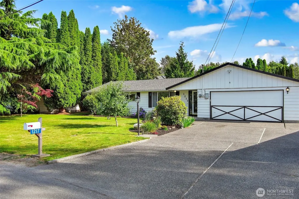1217 S Walnut Street Burlington WA 98233