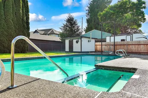 1217 S Walnut Street Burlington WA 98233