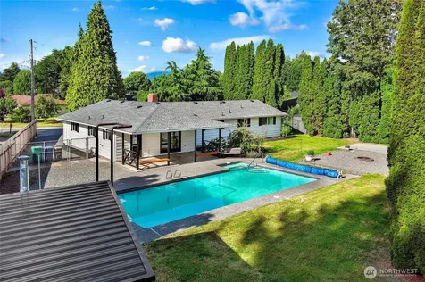 1217 S Walnut Street Burlington WA 98233