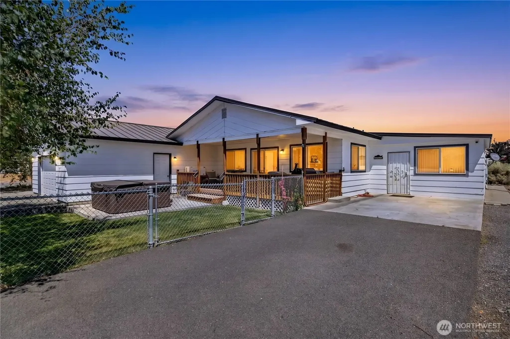 301 Arrowhead Place SW Mattawa WA 99349
