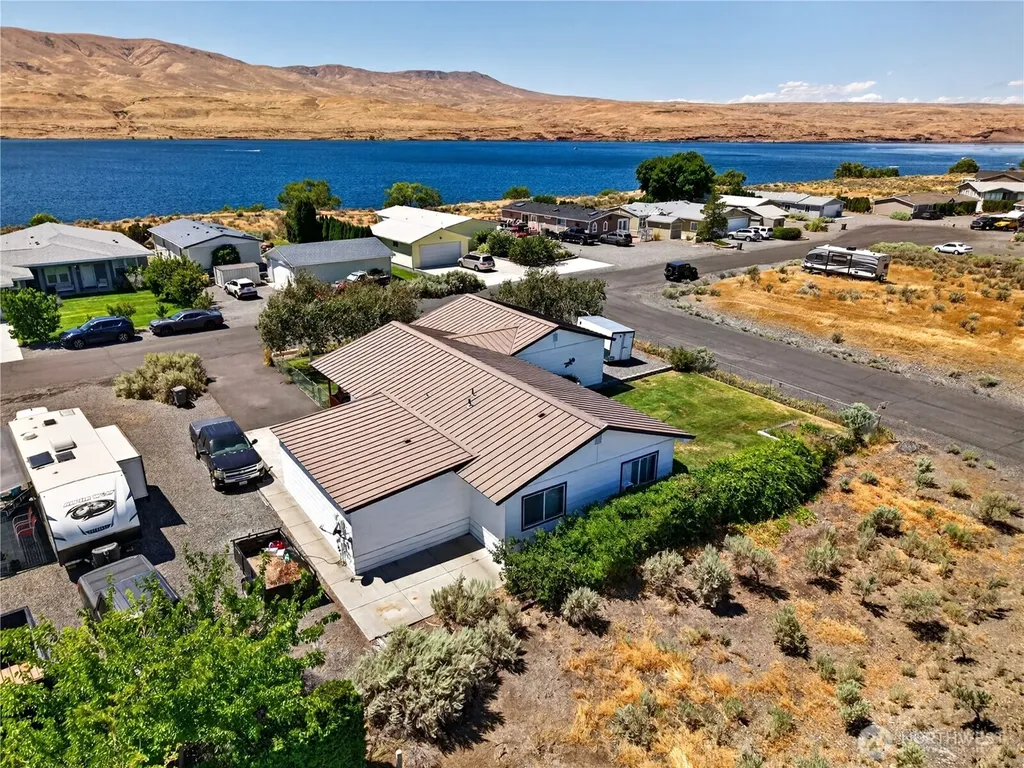 301 Arrowhead Place SW Mattawa WA 99349