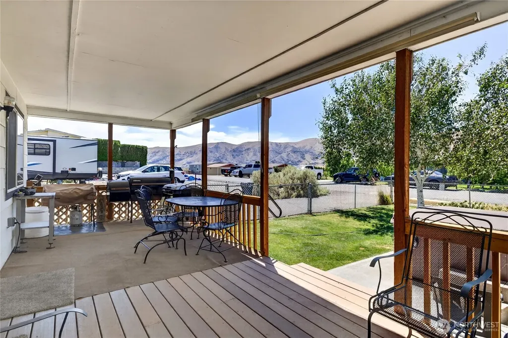 301 Arrowhead Place SW Mattawa WA 99349