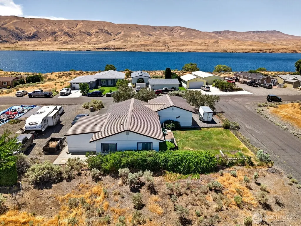 301 Arrowhead Place SW Mattawa WA 99349