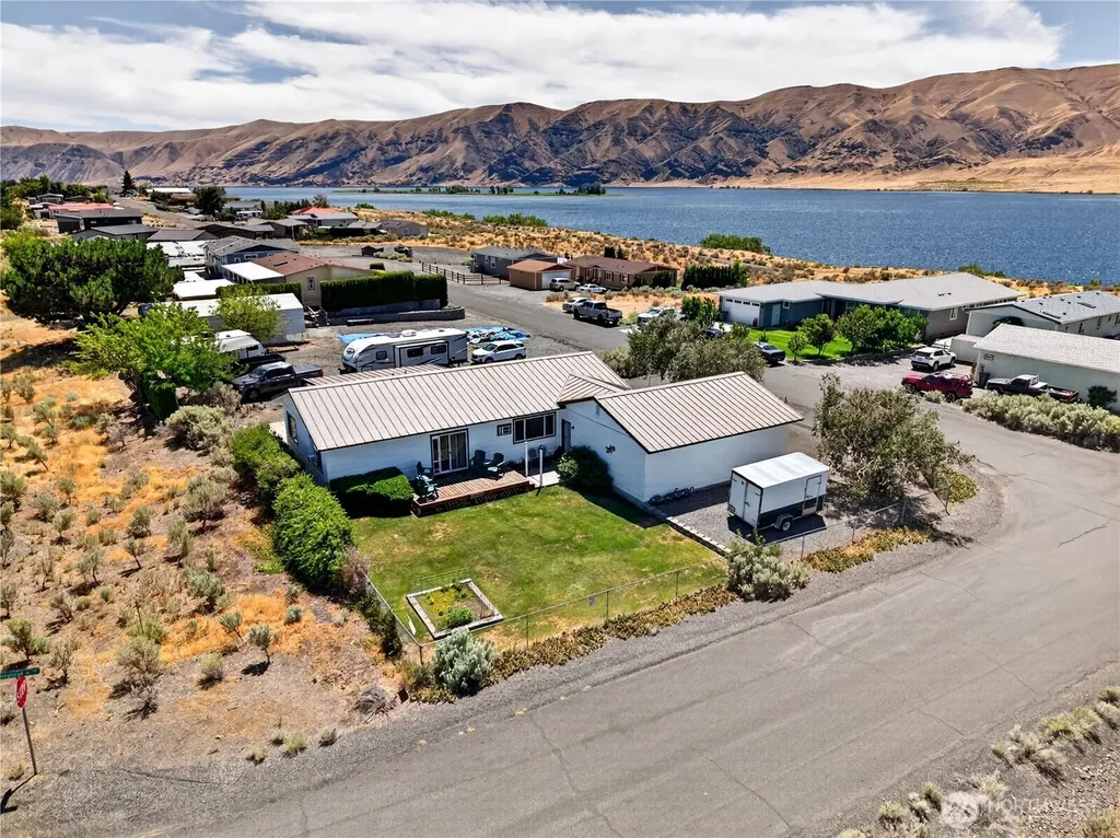 301 Arrowhead Place SW Mattawa WA 99349