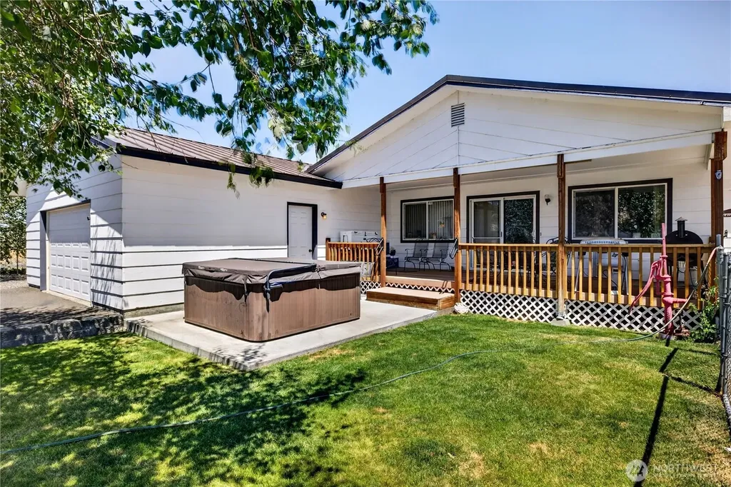 301 Arrowhead Place SW Mattawa WA 99349