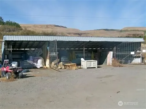 618 Jack Wells Road Bridgeport WA 98813