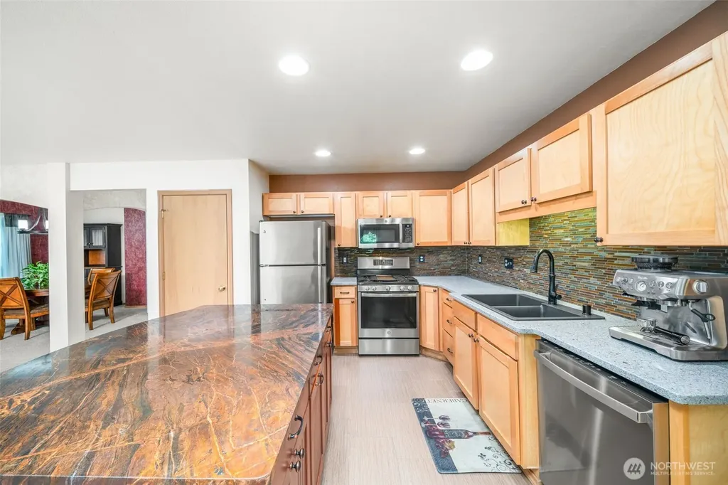 911 Sarah Court NW Olympia WA 98502
