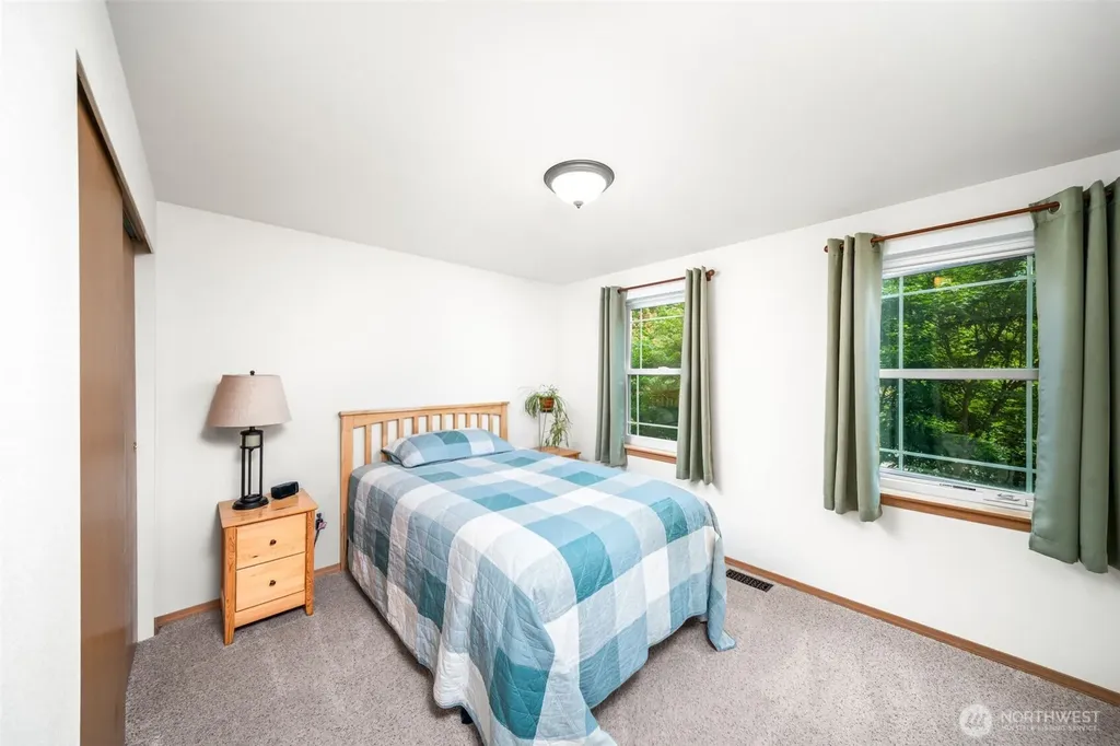911 Sarah Court NW Olympia WA 98502