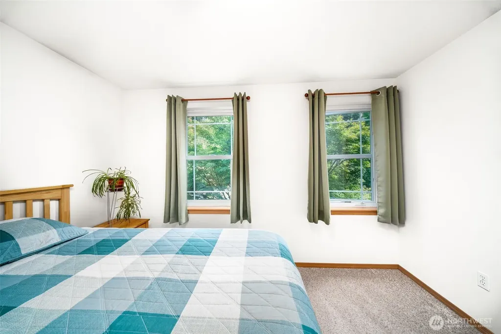 911 Sarah Court NW Olympia WA 98502