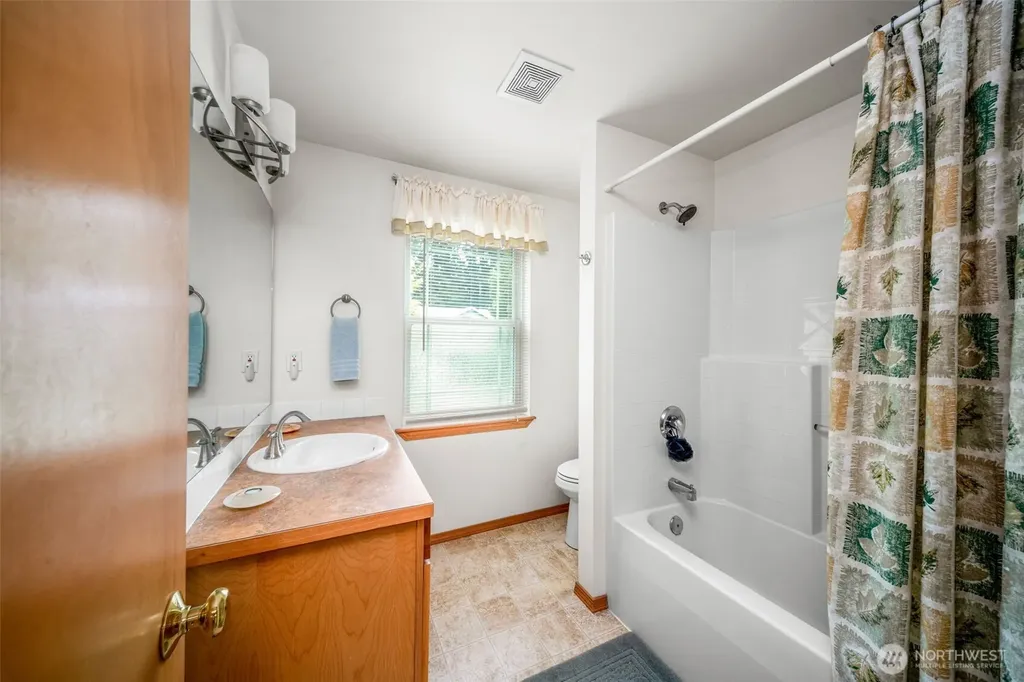 911 Sarah Court NW Olympia WA 98502