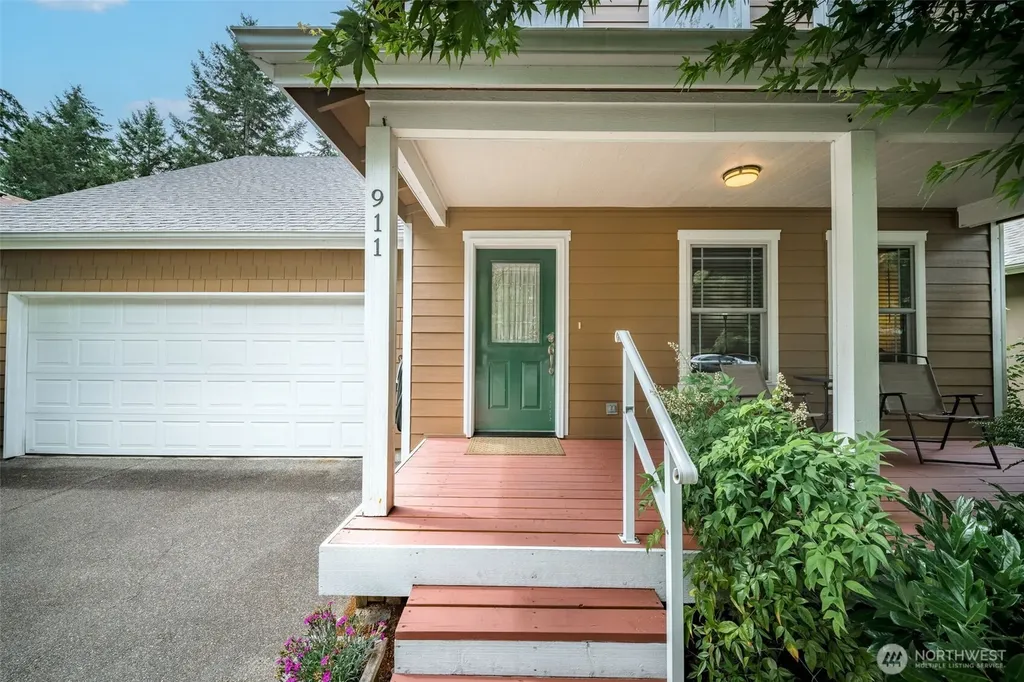 911 Sarah Court NW Olympia WA 98502