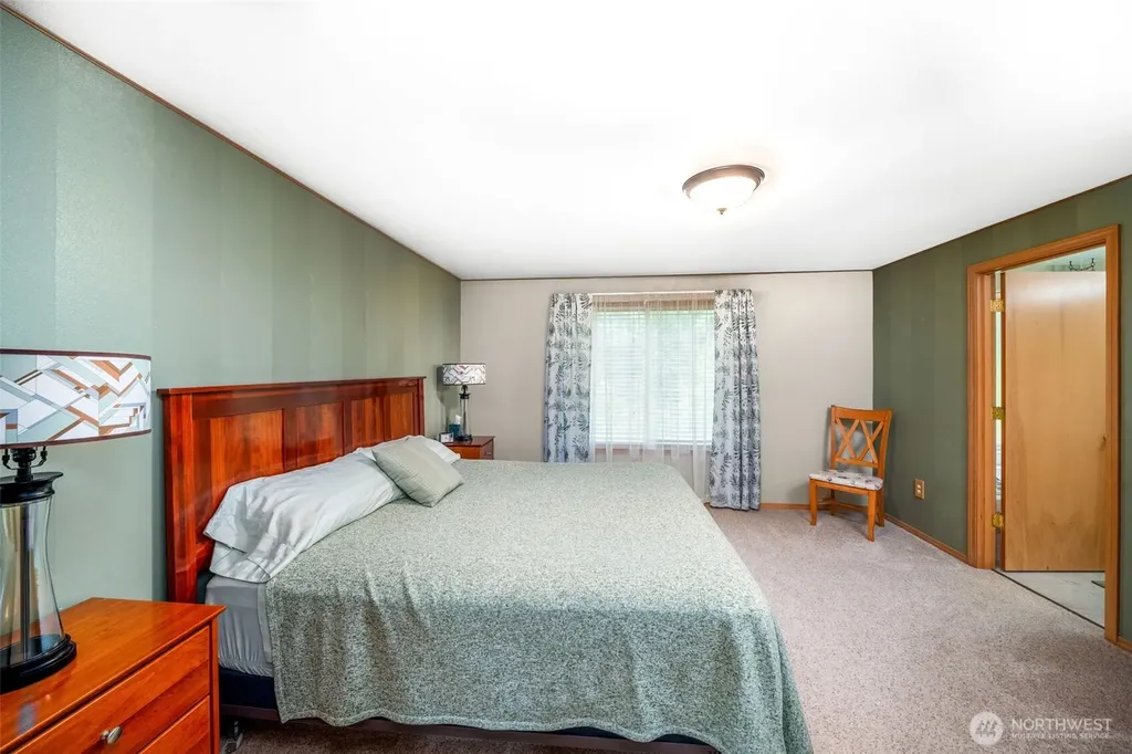 911 Sarah Court NW Olympia WA 98502