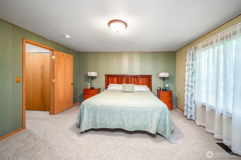 911 Sarah Court NW Olympia WA 98502