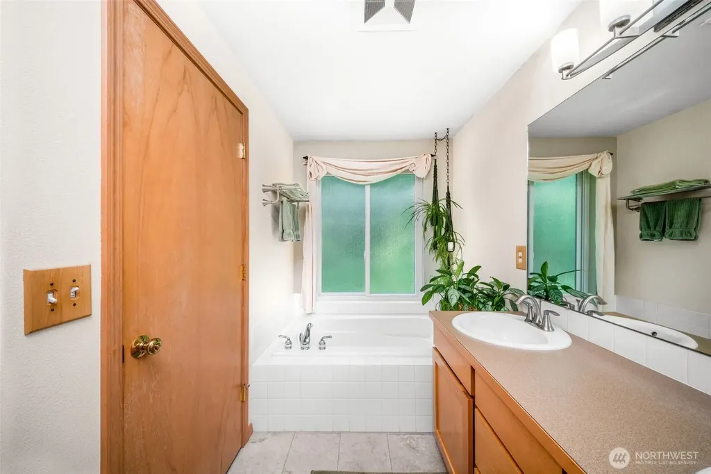 911 Sarah Court NW Olympia WA 98502