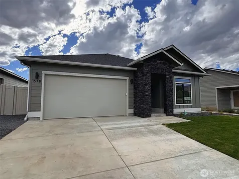518 S Oasis Loop East Wenatchee WA 98802