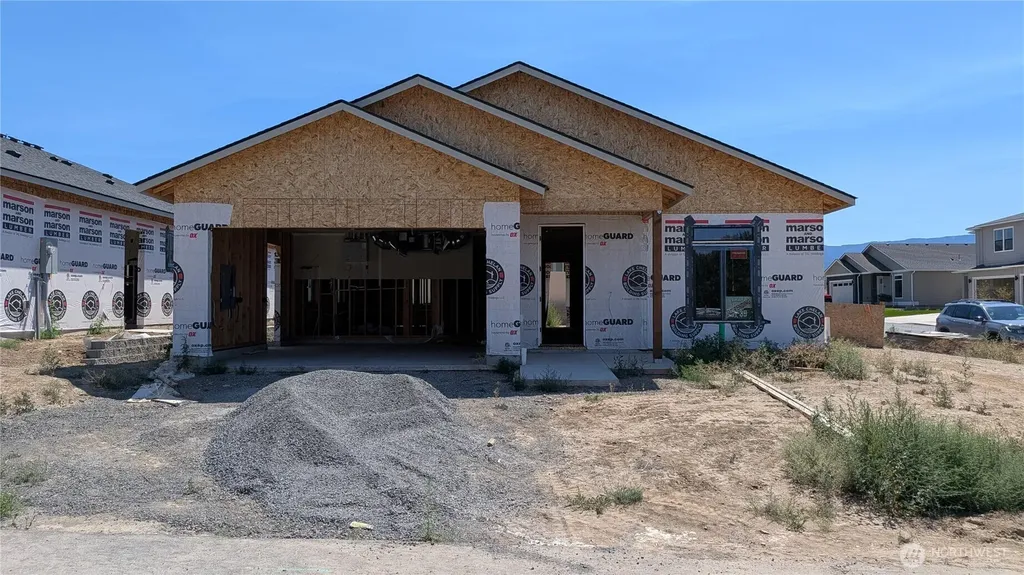 525 S Oasis Loop East Wenatchee WA 98802